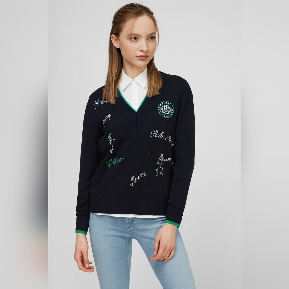 NWOT Tommy Hilfiger EMBROIDERY V-NECK JUMPER/ Preppy style